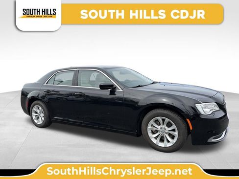 Used 2022 Chrysler 300 Touring image 1