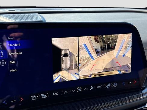 New 2026 Chevrolet Traverse High Country image 15