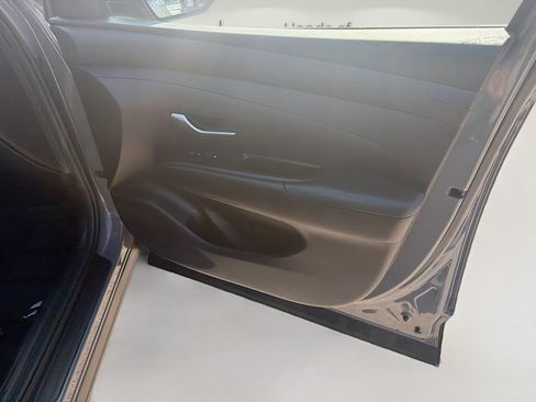 Used 2025 Hyundai Tucson SE FWD image 32