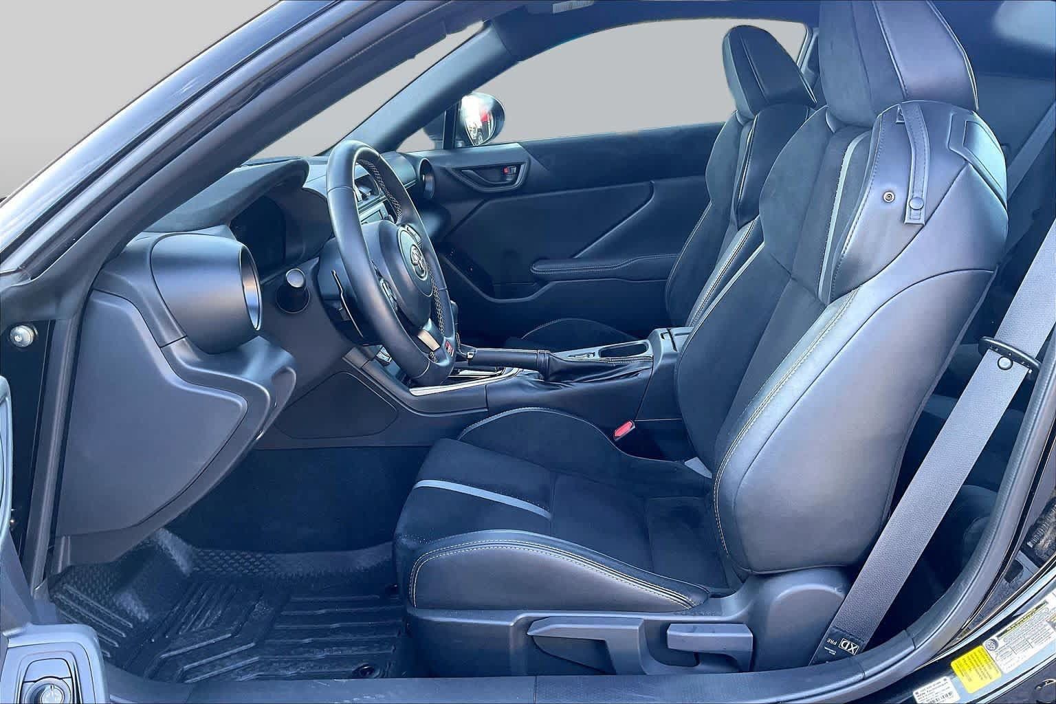 Used 2025 Toyota GR86 Premium RWD image 8