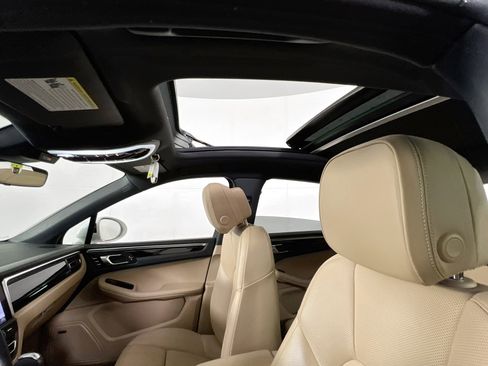 Used 2022 Porsche Macan image 23