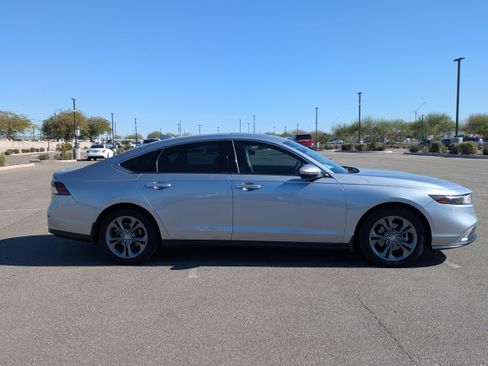 Used 2023 Honda Accord EX image 6