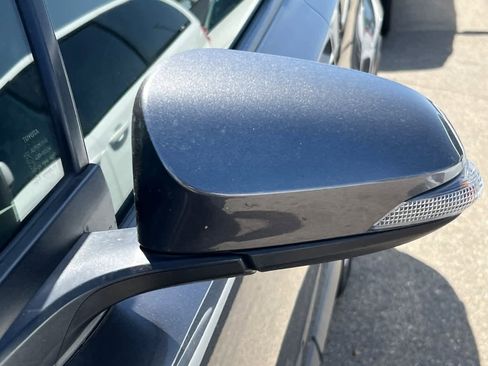 Used 2019 Toyota C-HR LE image 9