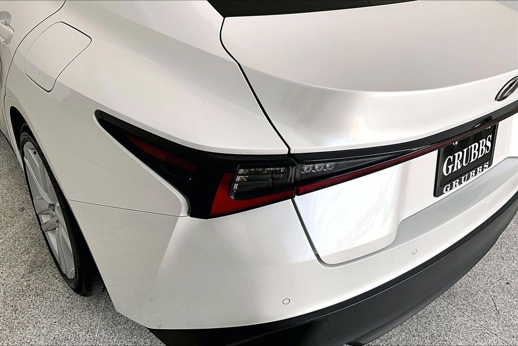 Used 2024 Lexus IS 300 w/ Comfort Package RWD image 37
