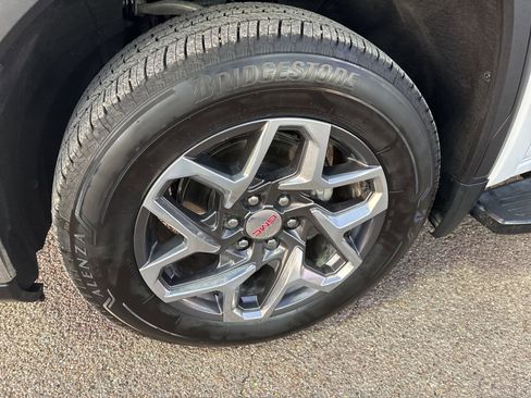 Certified 2024 GMC Sierra 1500 SLT image 20