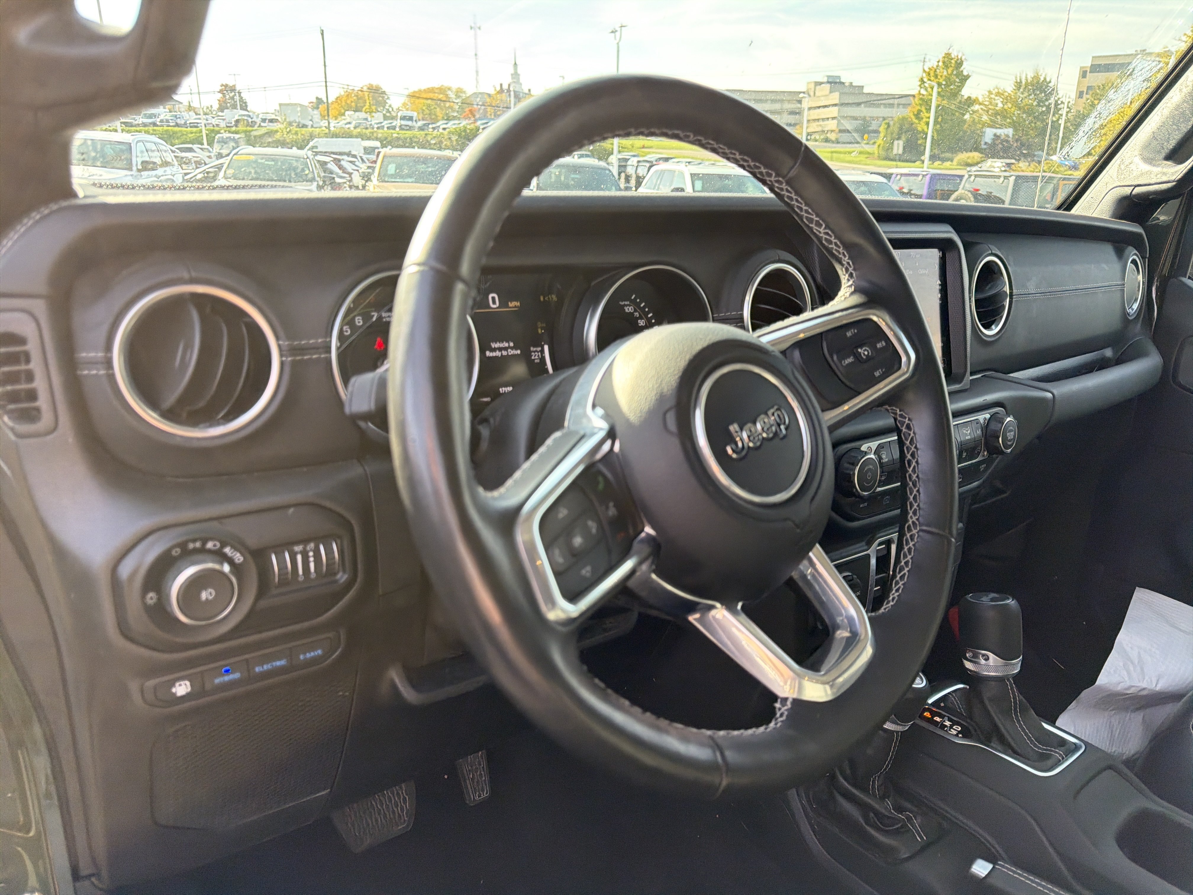 Used 2022 Jeep Wrangler Unlimited Sahara w/ Cold Weather Group AWD/4WD image 14