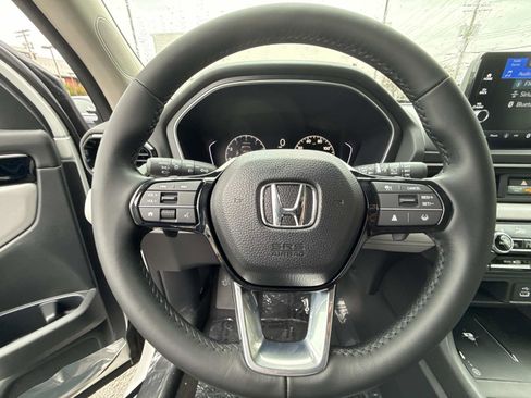 New 2025 Honda Pilot EX-L image 9