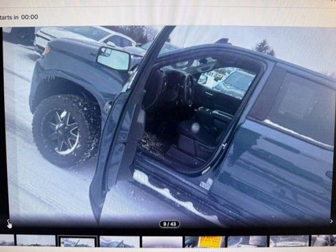 Used 2020 Chevrolet Silverado 1500 Custom w/ Custom Value Package image 5