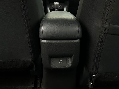 Used 2025 Nissan Versa SV image 12