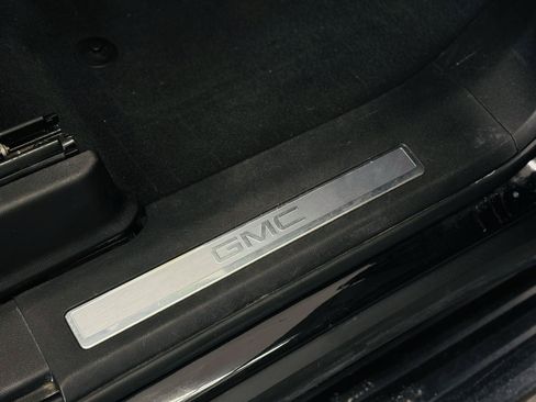 Used 2023 GMC Yukon SLT AWD/4WD image 45