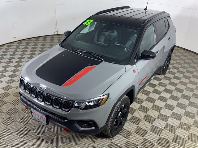 Used 2023 Jeep Compass Trailhawk w/ Trailhawk Convenience Group AWD/4WD image 15