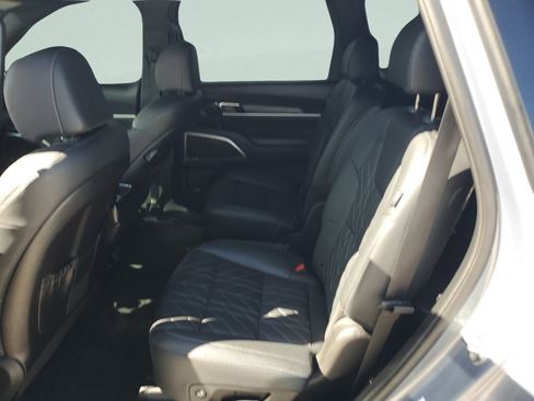 Used 2024 Kia Telluride EX X-Line AWD/4WD image 18