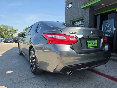 Used 2016 Nissan Altima 2.5 SL w/ 2.5 Technology Package FWD image 9