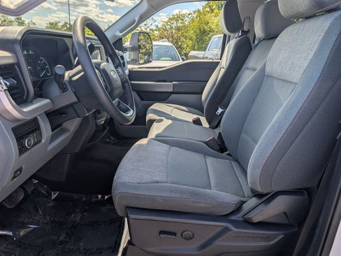 Used 2025 Ford F350 XLT AWD/4WD image 16