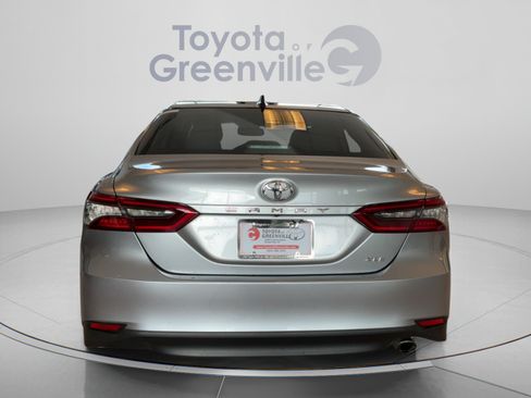 Used 2024 Toyota Camry XLE FWD image 5