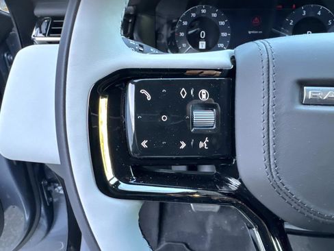 New 2026 Land Rover Range Rover Velar Dynamic SE image 32