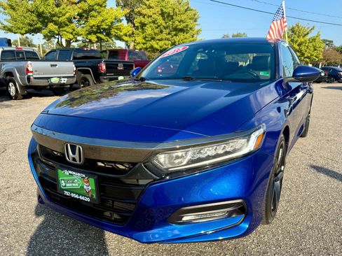 Used 2018 Honda Accord Sport image 1