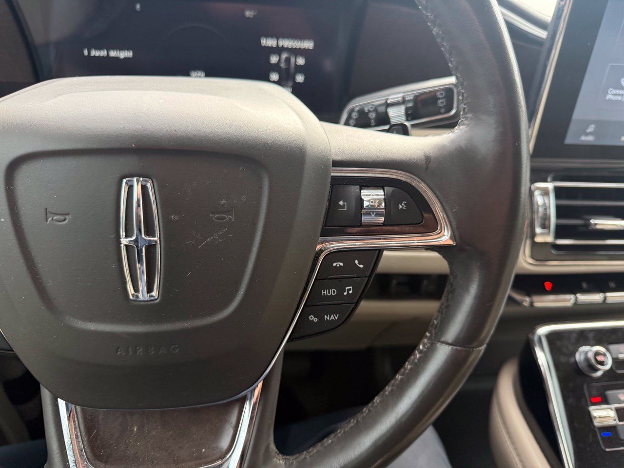 Used 2021 Lincoln Navigator L Reserve AWD/4WD image 21