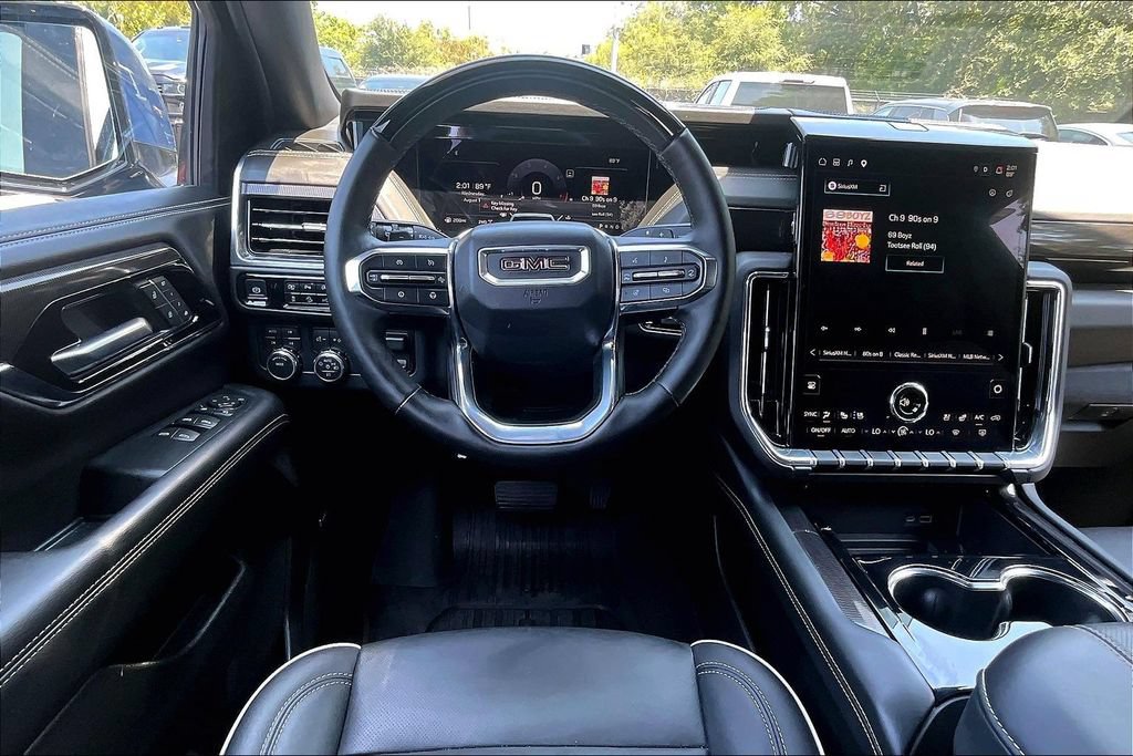 Used 2026 GMC Yukon Elevation w/ Elevation Premium Package AWD/4WD image 8