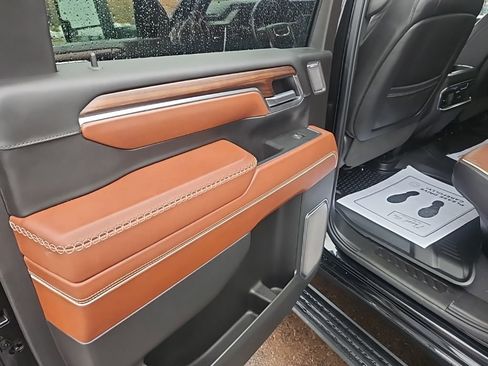 Used 2024 GMC Sierra 2500 Denali Ultimate w/ Max Trailering Package image 19