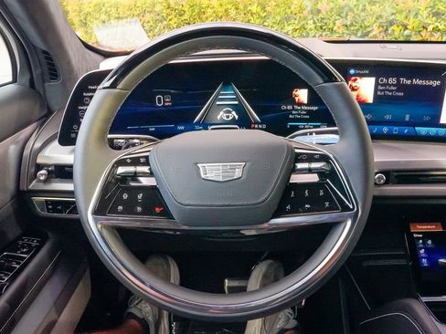 New 2026 Cadillac Vistiq Platinum image 22