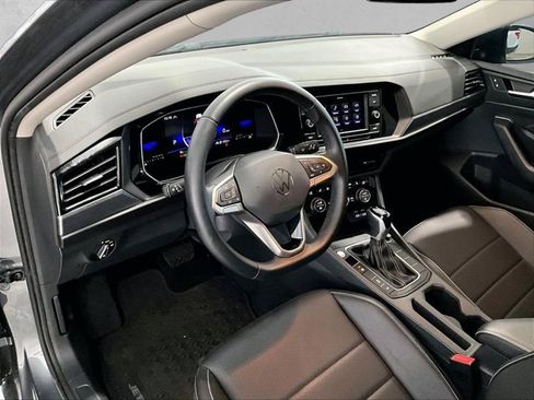Used 2024 Volkswagen Jetta SE FWD image 14