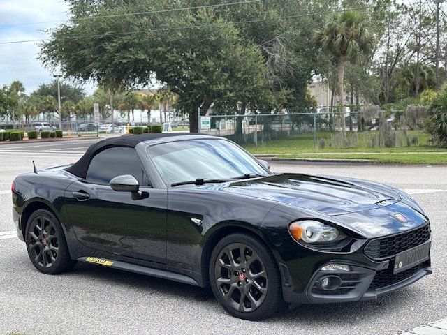 Used 2018 FIAT 124 Spider Abarth RWD image 5