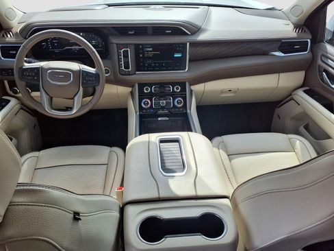 Used 2023 GMC Yukon Denali RWD image 15
