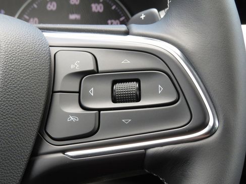 Used 2023 Buick Envision Avenir image 27