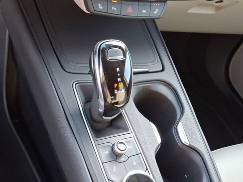 Used 2023 Cadillac XT4 Luxury w/ Cold Weather Package image 15