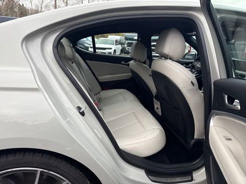 Used 2024 Genesis G70 2.5T image 11