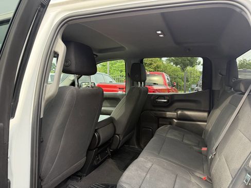 Used 2022 Chevrolet Silverado 1500 Custom w/ LPO, Dark Essentials Package RWD image 12