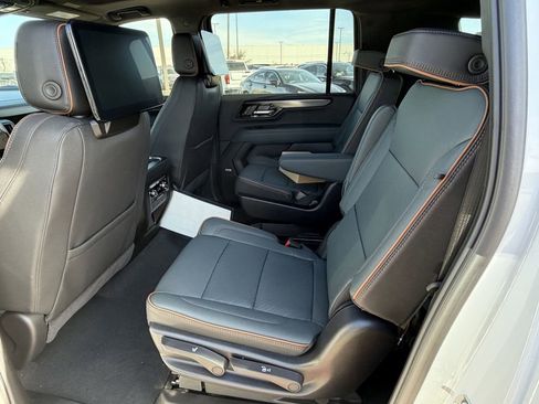 New 2026 GMC Yukon XL AT4 w/ AT4 Premium Plus Package image 19