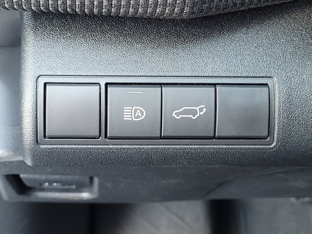 Used 2023 Toyota bZ4X AWD image 10