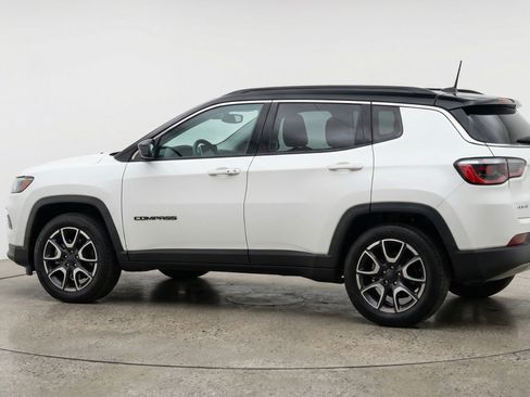 Used 2025 Jeep Compass Trailhawk AWD/4WD image 5