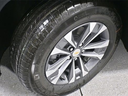 New 2026 Chevrolet Equinox LT w/ Convenience Package II image 8