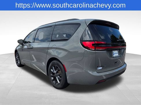 Used 2022 Chrysler Pacifica Touring-L w/ S Appearance Package FWD image 35