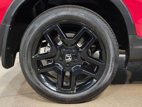 Used 2025 Honda Passport Black Edition image 17