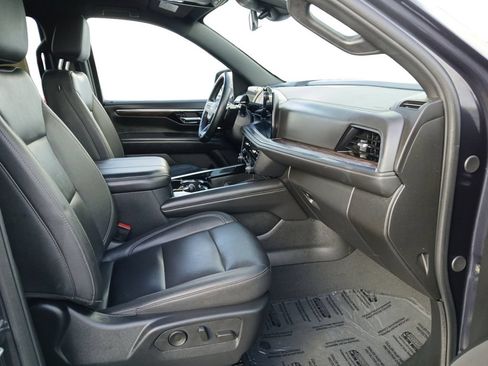Used 2025 Chevrolet Tahoe LT RWD image 24