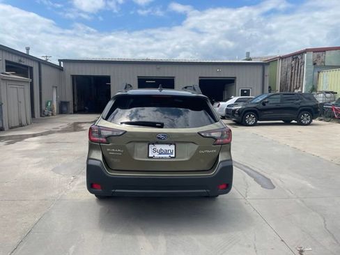 Used 2024 Subaru Outback Premium AWD/4WD image 6