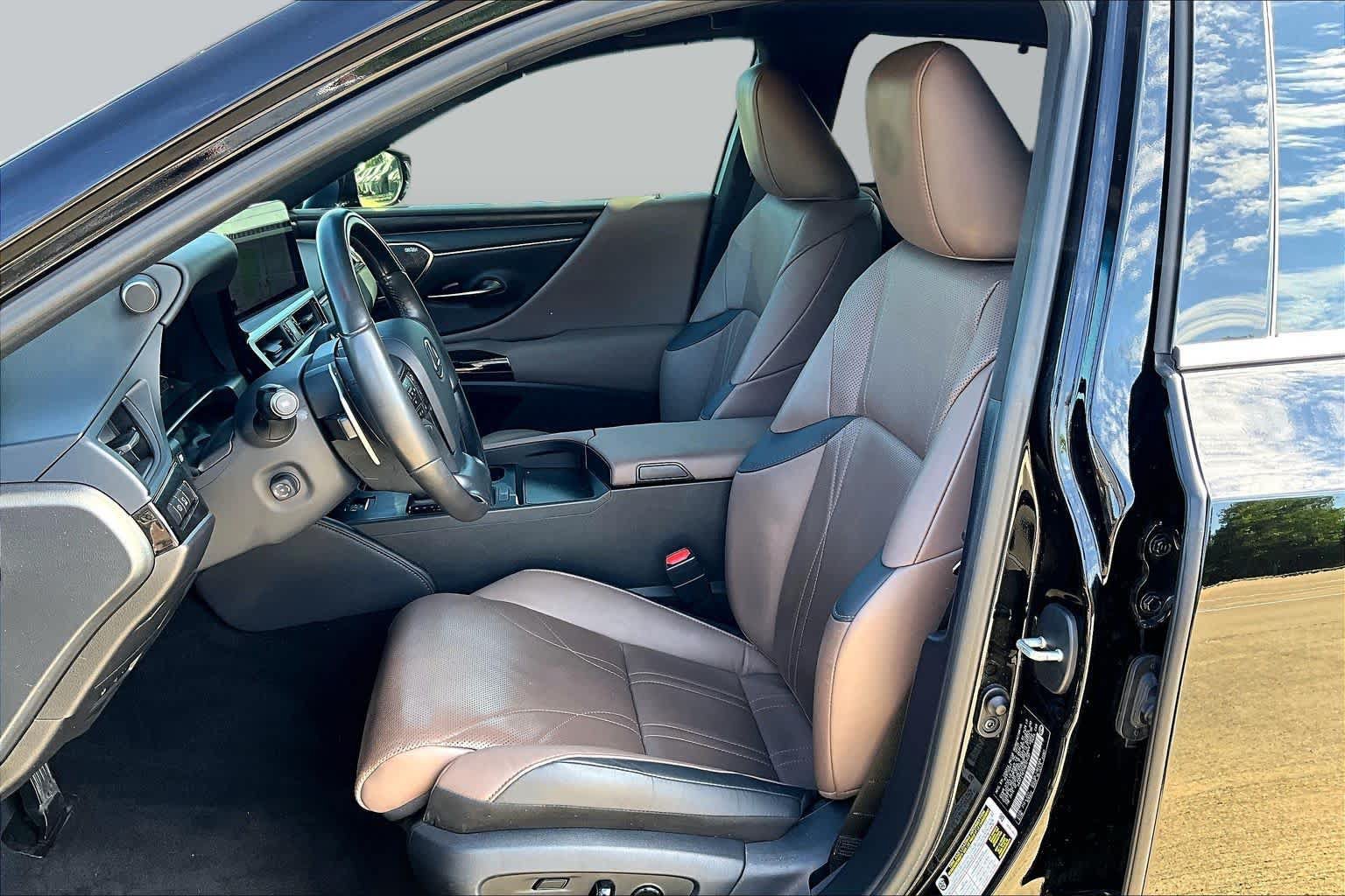 Used 2024 Lexus ES 350 Ultra Luxury w/ Accessory Package (Z2) FWD image 8