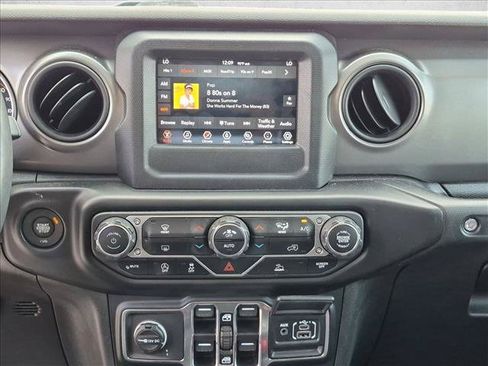 Used 2021 Jeep Wrangler Unlimited Sport AWD/4WD image 11