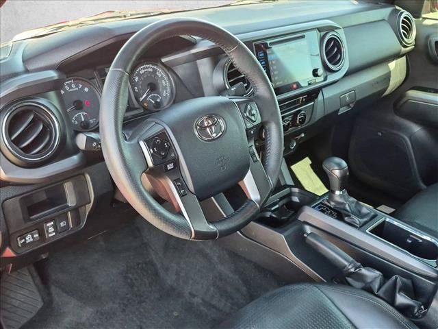 Used 2018 Toyota Tacoma TRD Off-Road AWD/4WD image 13