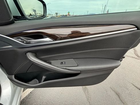 Used 2018 BMW 530i xDrive 530i xDrive Sedan 4D image 14