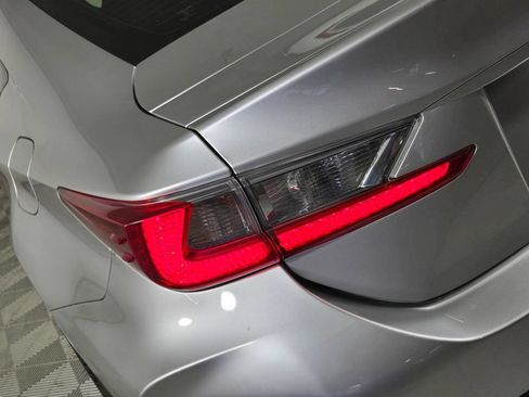 Used 2015 Lexus RC F RWD image 9