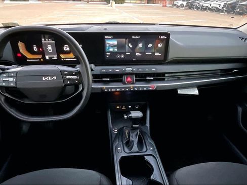 Certified 2025 Kia K4 LX image 10
