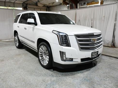 Used 2016 Cadillac Escalade Platinum AWD/4WD image 27