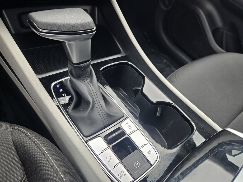 Certified 2024 Hyundai Tucson SE FWD image 17
