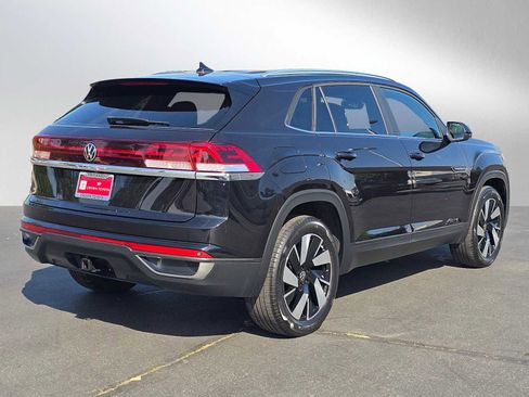 Used 2024 Volkswagen Atlas Cross Sport SE image 3