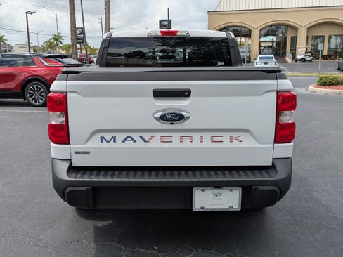 Used 2023 Ford Maverick Lariat FWD image 5